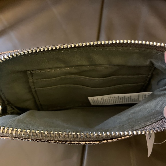 Old Navy Wristlets - Picture 4 of 7